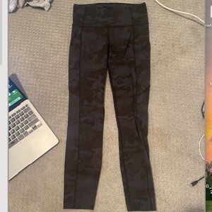 Lululemon camo capris leggins